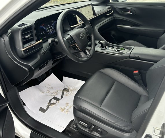 2023 Toyota CROWN Platinum in Gander, Newfoundland and Labrador - 10 - w1024h768px
