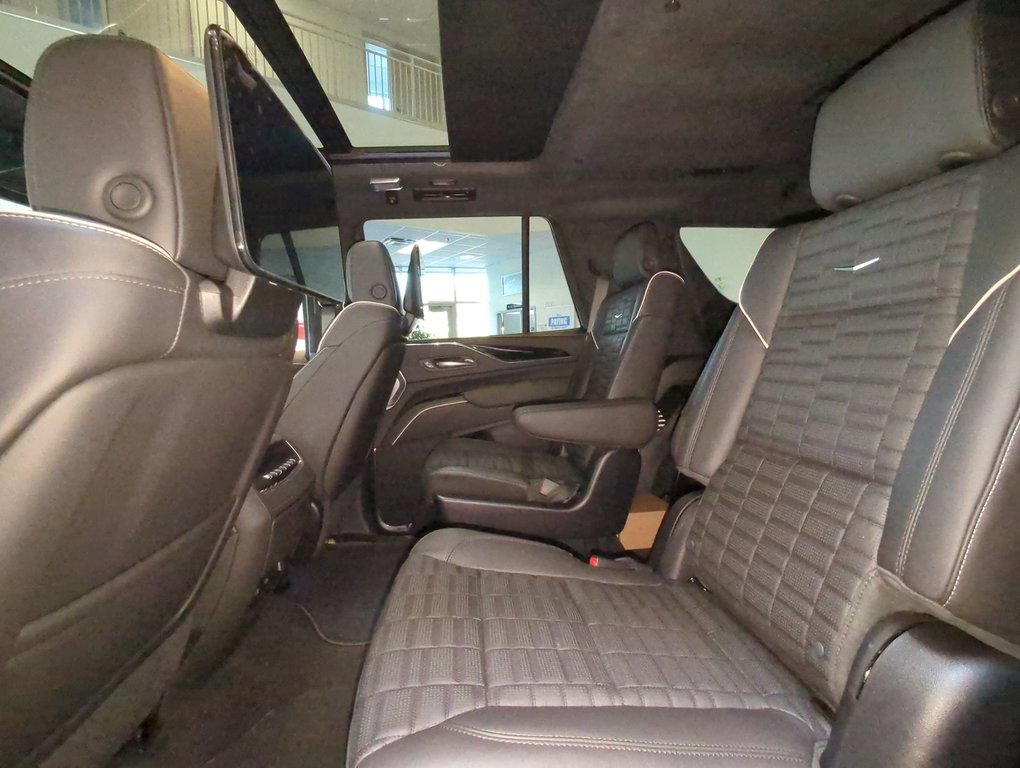 2024  Escalade V-Sport in Dartmouth, Nova Scotia - 23 - w1024h768px