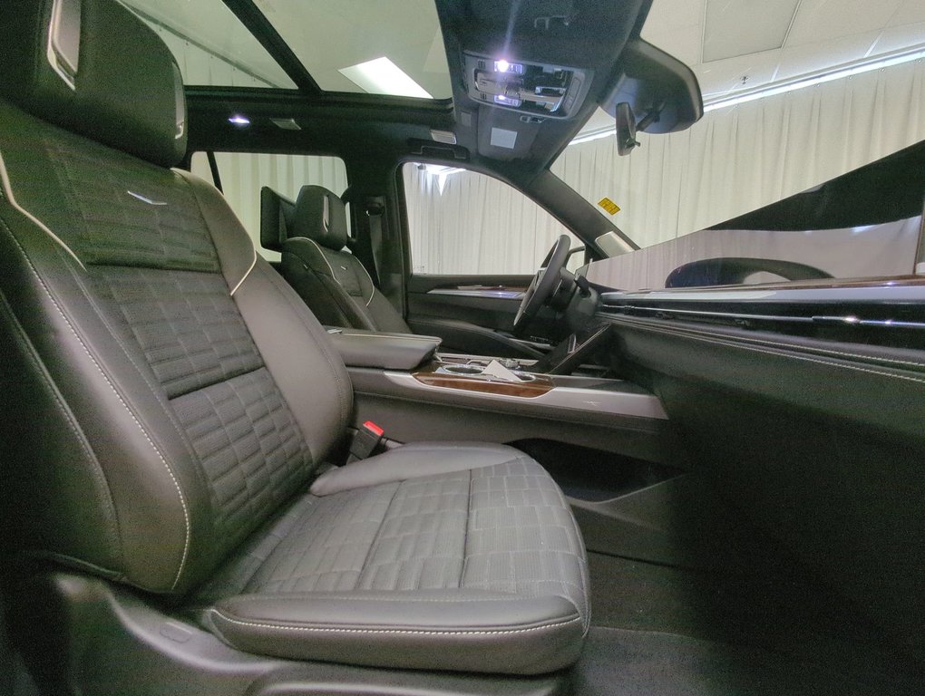 2025 Cadillac Escalade 4WD Sport Platinum in Dartmouth, Nova Scotia - 26 - w1024h768px