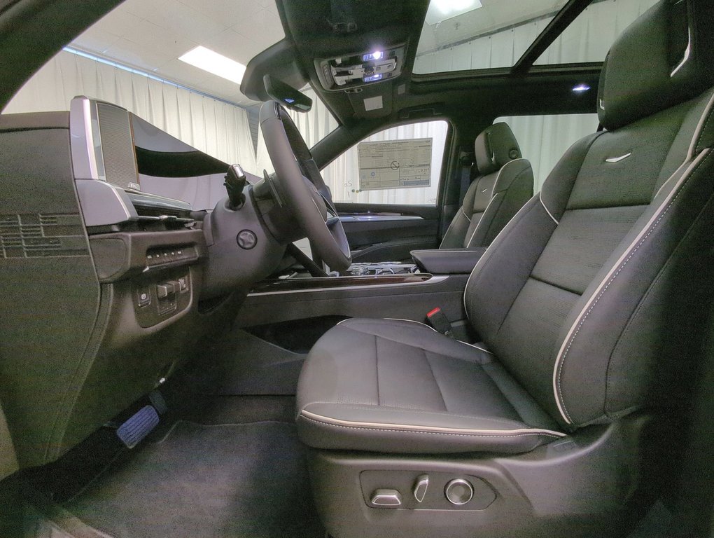 2025 Cadillac Escalade 4WD Premium Luxury in Dartmouth, Nova Scotia - 11 - w1024h768px