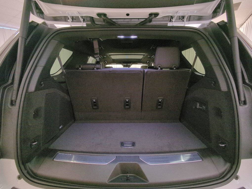 2025 Cadillac Escalade 4WD Premium Luxury in Dartmouth, Nova Scotia - 25 - w1024h768px