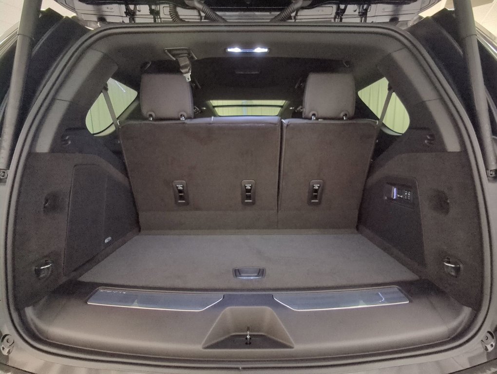 2025 Cadillac Escalade 4WD Premium Luxury in Dartmouth, Nova Scotia - 24 - w1024h768px