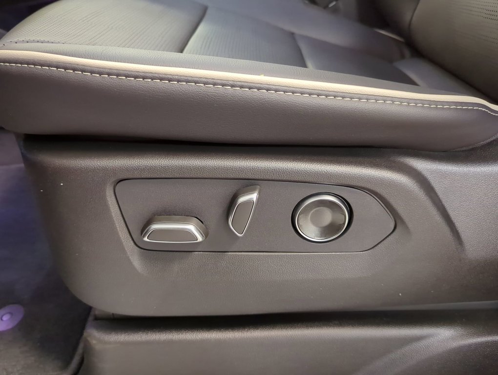 2025 Cadillac Escalade 4WD Premium Luxury in Dartmouth, Nova Scotia - 12 - w1024h768px