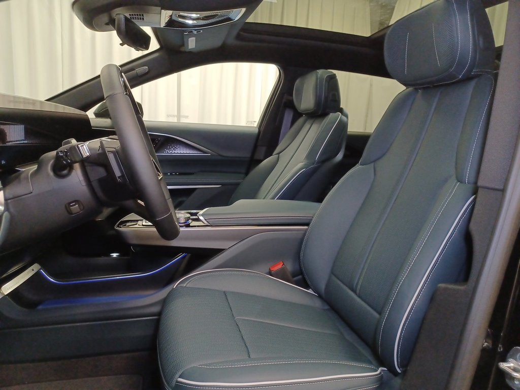2024 Cadillac LYRIQ Luxury 3 in Dartmouth, Nova Scotia - 11 - w1024h768px