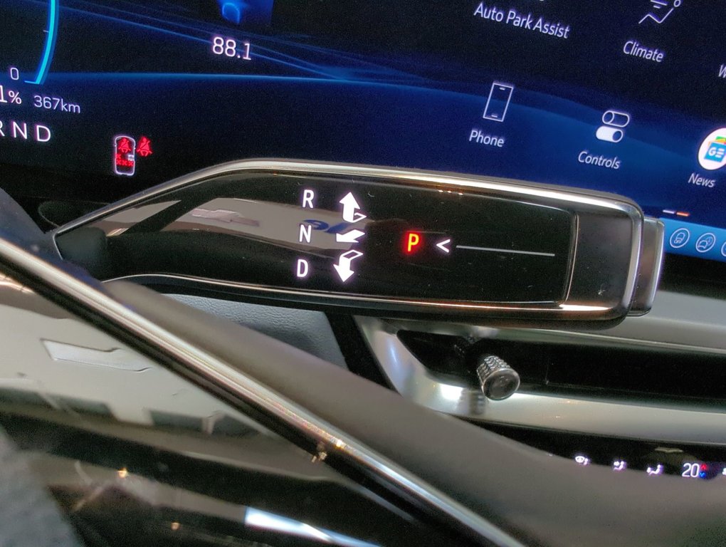 2026 Cadillac LYRIQ Luxury in Dartmouth, Nova Scotia - 20 - w1024h768px