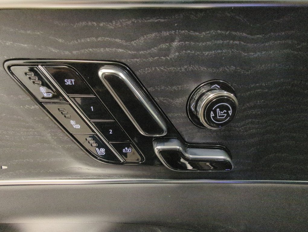 2026 Cadillac LYRIQ -V Premium in Dartmouth, Nova Scotia - 12 - w1024h768px