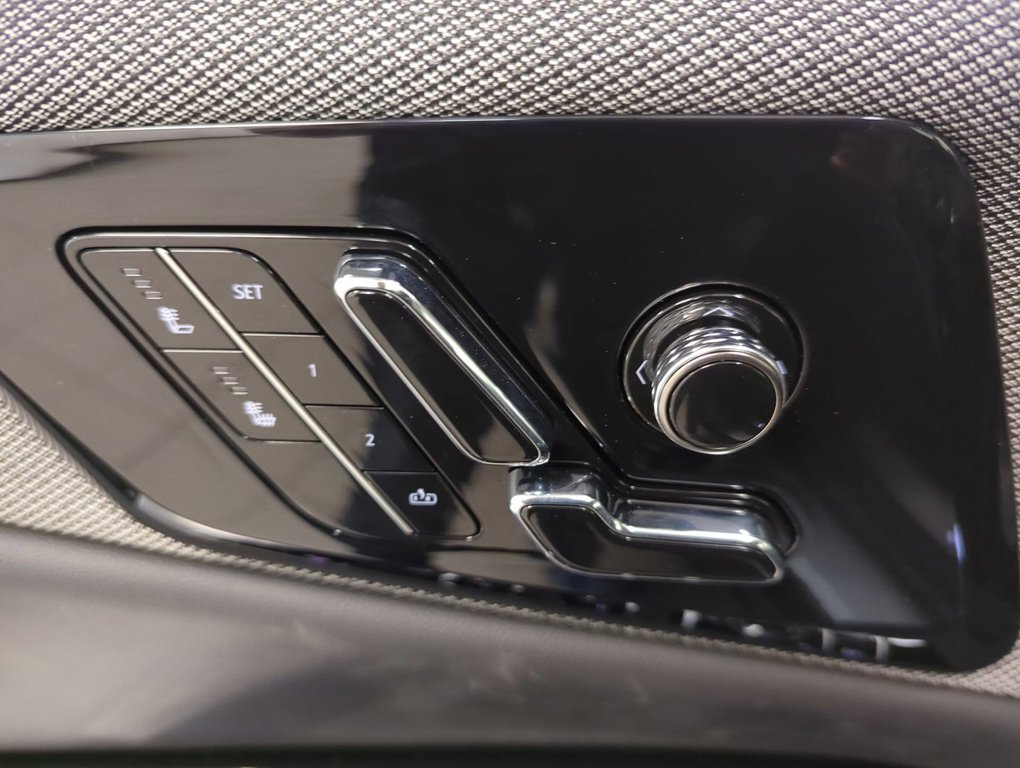 2025 Cadillac OPTIQ Luxury in Dartmouth, Nova Scotia - 12 - w1024h768px