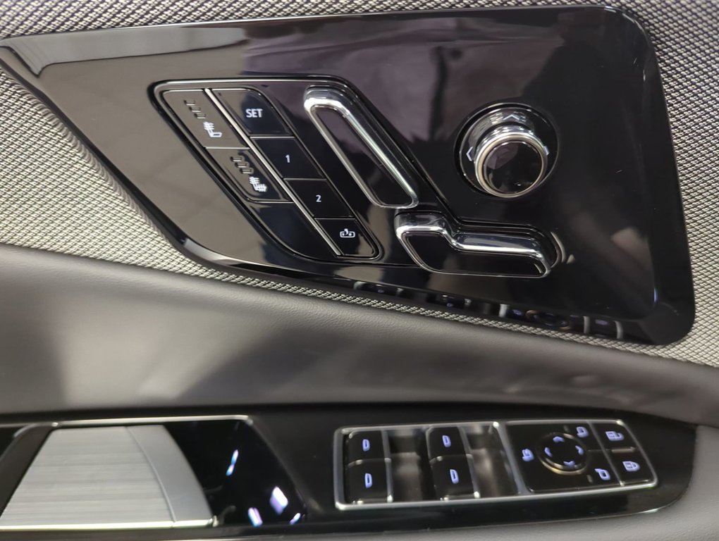 2025 Cadillac OPTIQ Luxury in Dartmouth, Nova Scotia - 12 - w1024h768px