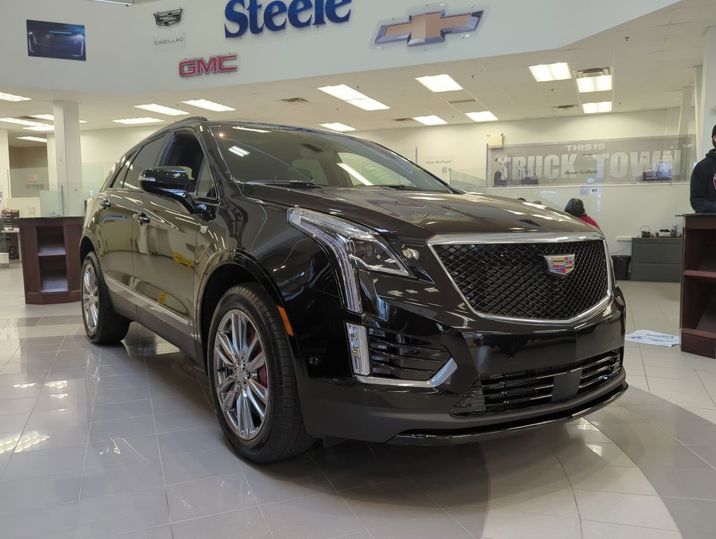 2025 Cadillac XT5 Sport in Dartmouth, Nova Scotia - 2 - w1024h768px