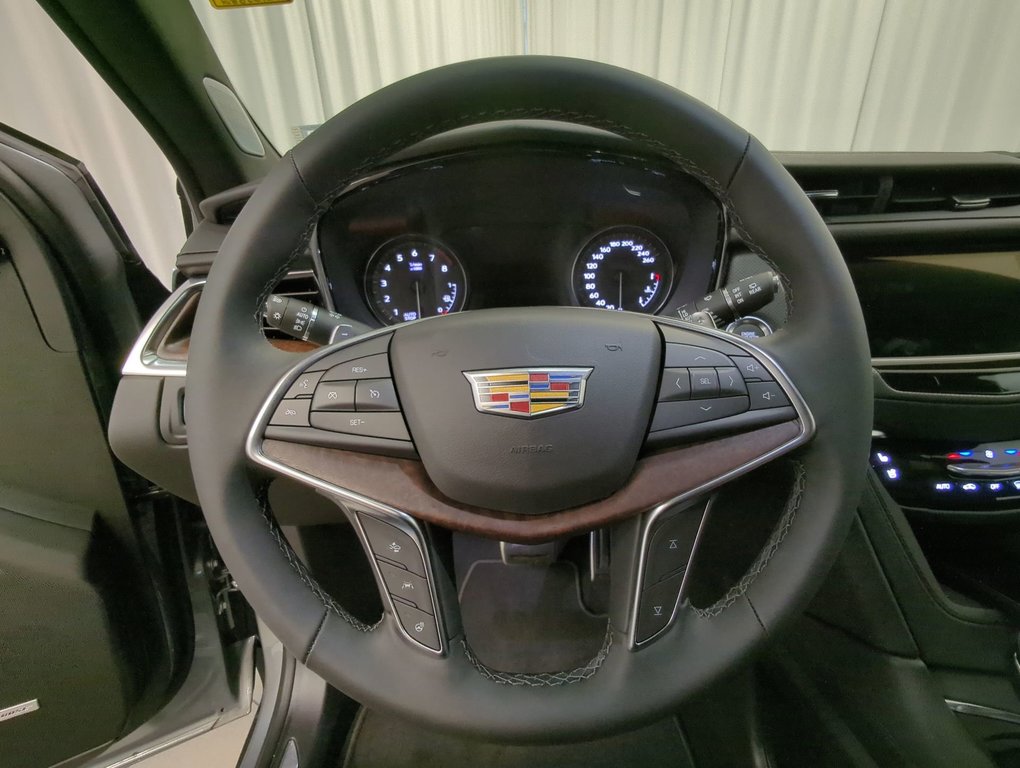 2025 Cadillac XT5 AWD Sport in Dartmouth, Nova Scotia - 14 - w1024h768px