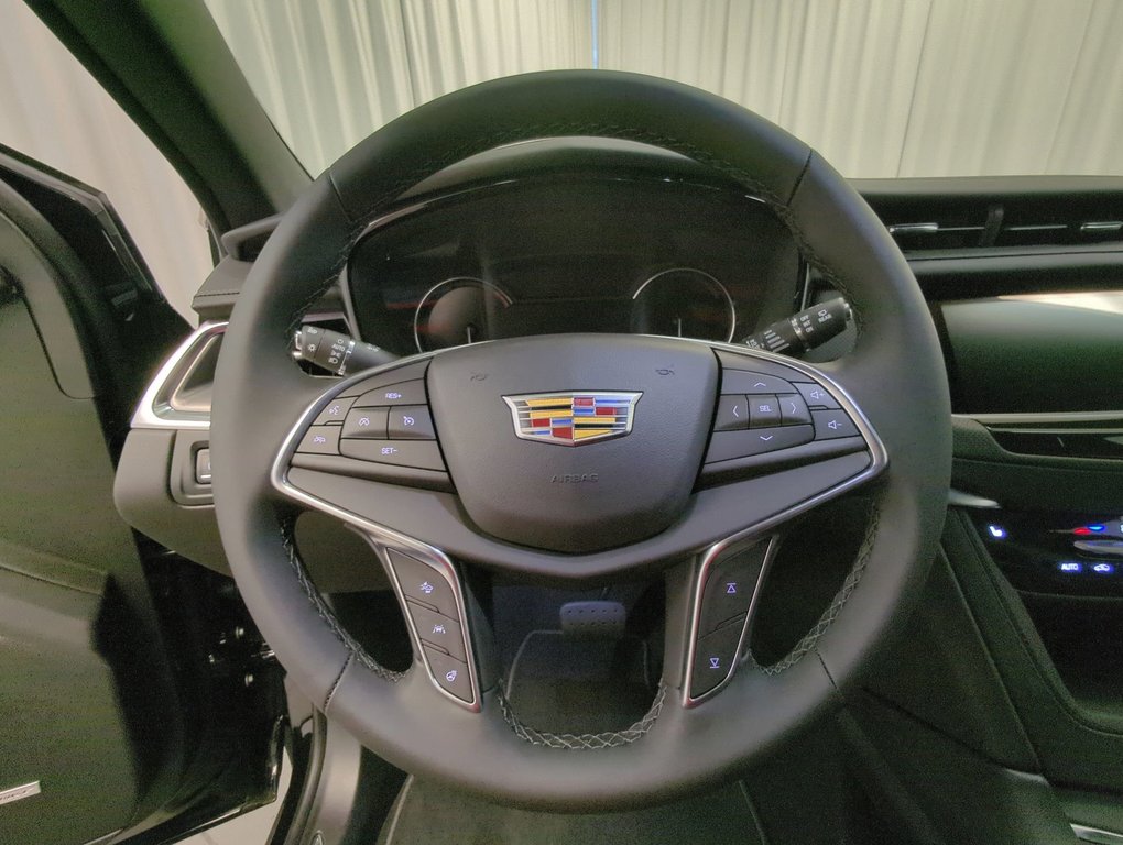 2025 Cadillac XT5 AWD Luxury in Dartmouth, Nova Scotia - 14 - w1024h768px