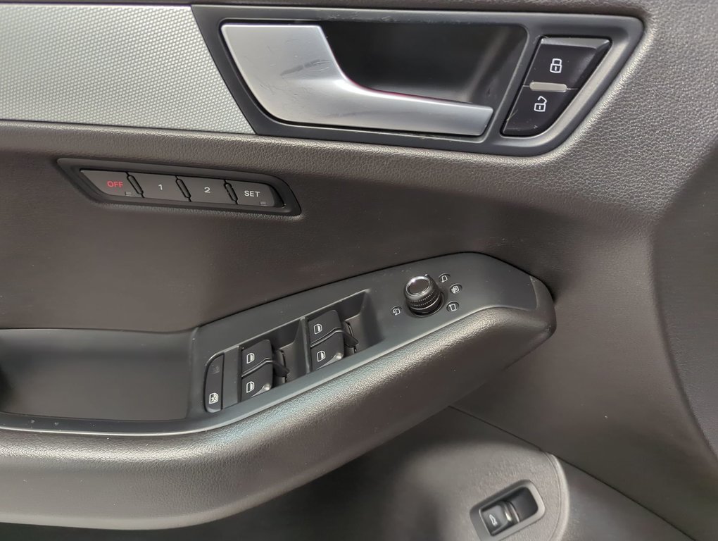 2012 Audi Q5 3.2L in Dartmouth, Nova Scotia - 13 - w1024h768px