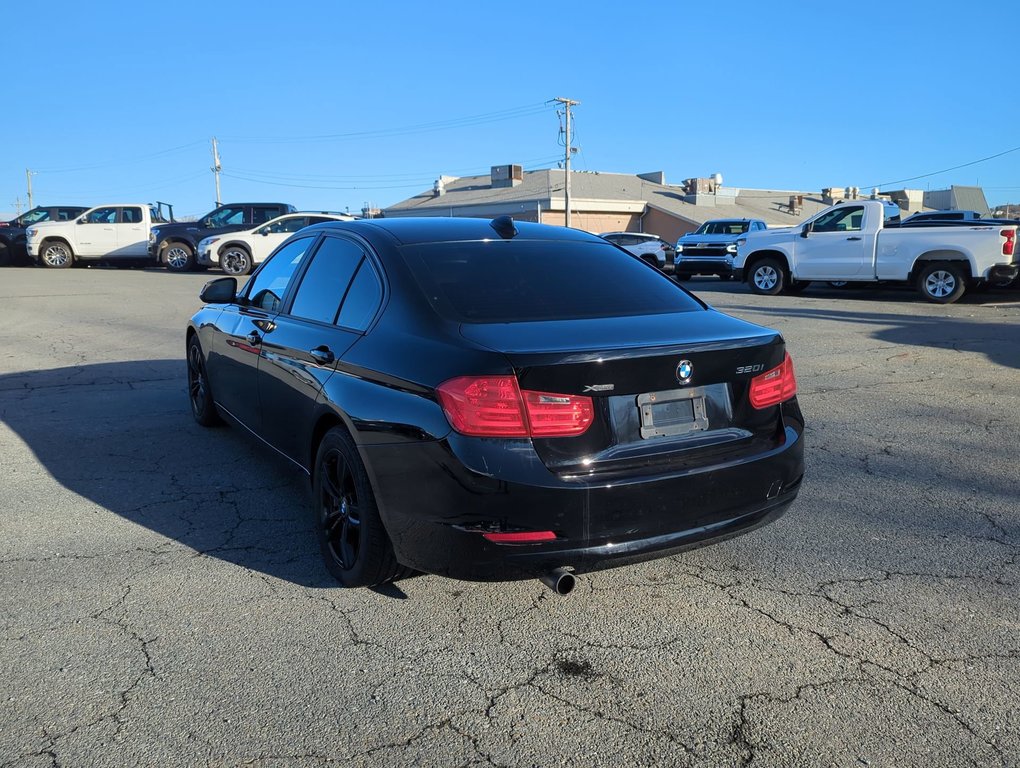 2013 BMW 3 Series 320i xDrive in Dartmouth, Nova Scotia - 6 - w1024h768px