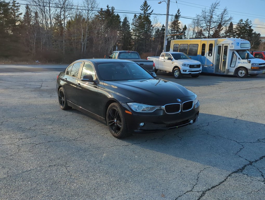 2013 BMW 3 Series 320i xDrive in Dartmouth, Nova Scotia - 2 - w1024h768px