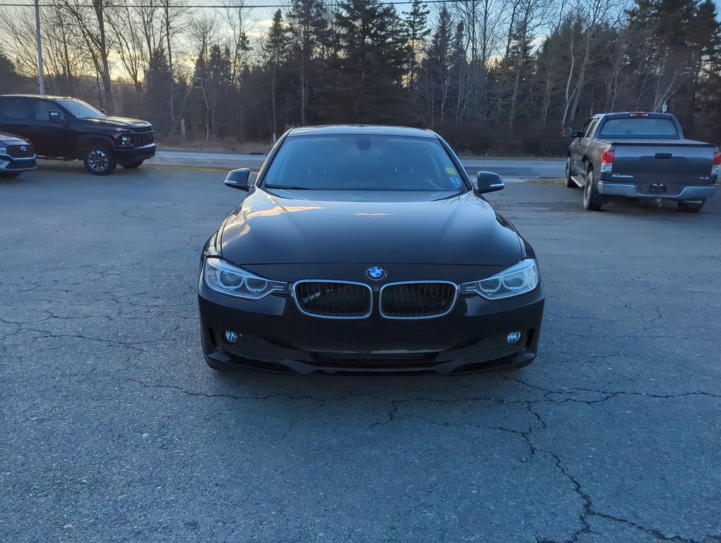 2013 BMW 3 Series 320i xDrive in Dartmouth, Nova Scotia - 3 - w1024h768px