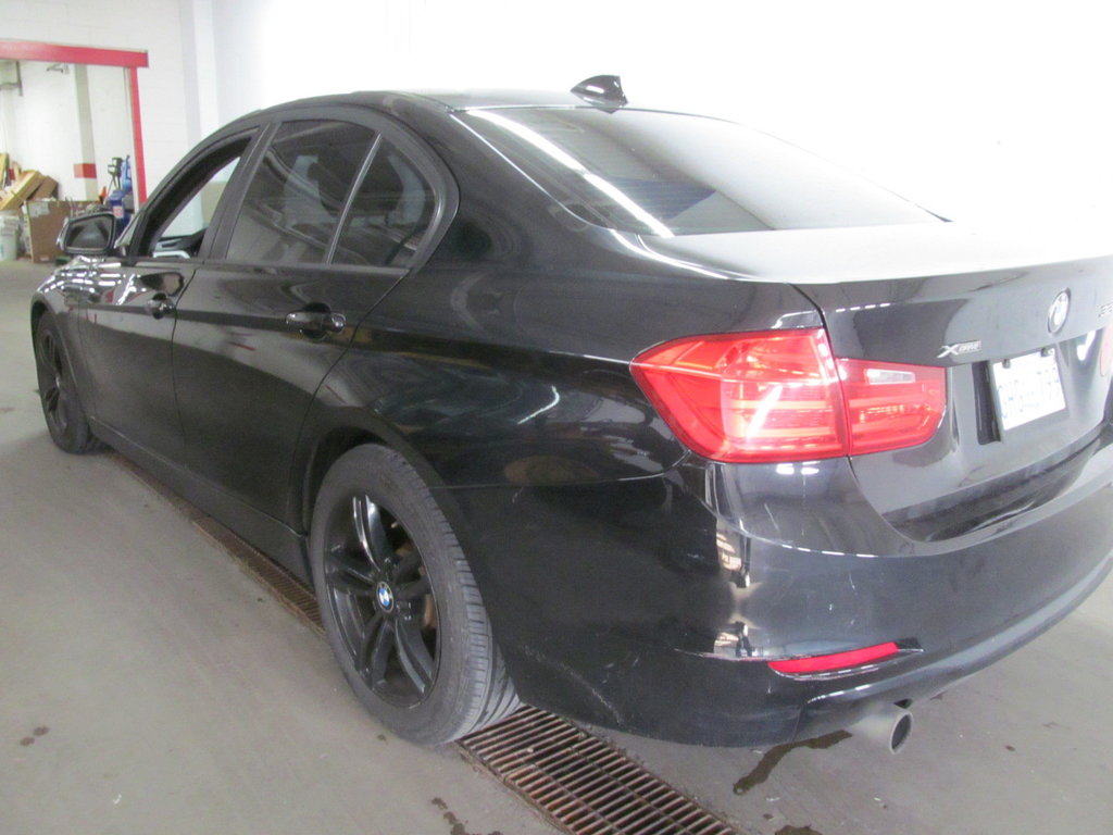 2013  3 Series 320i xDrive in Dartmouth, Nova Scotia - 2 - w1024h768px