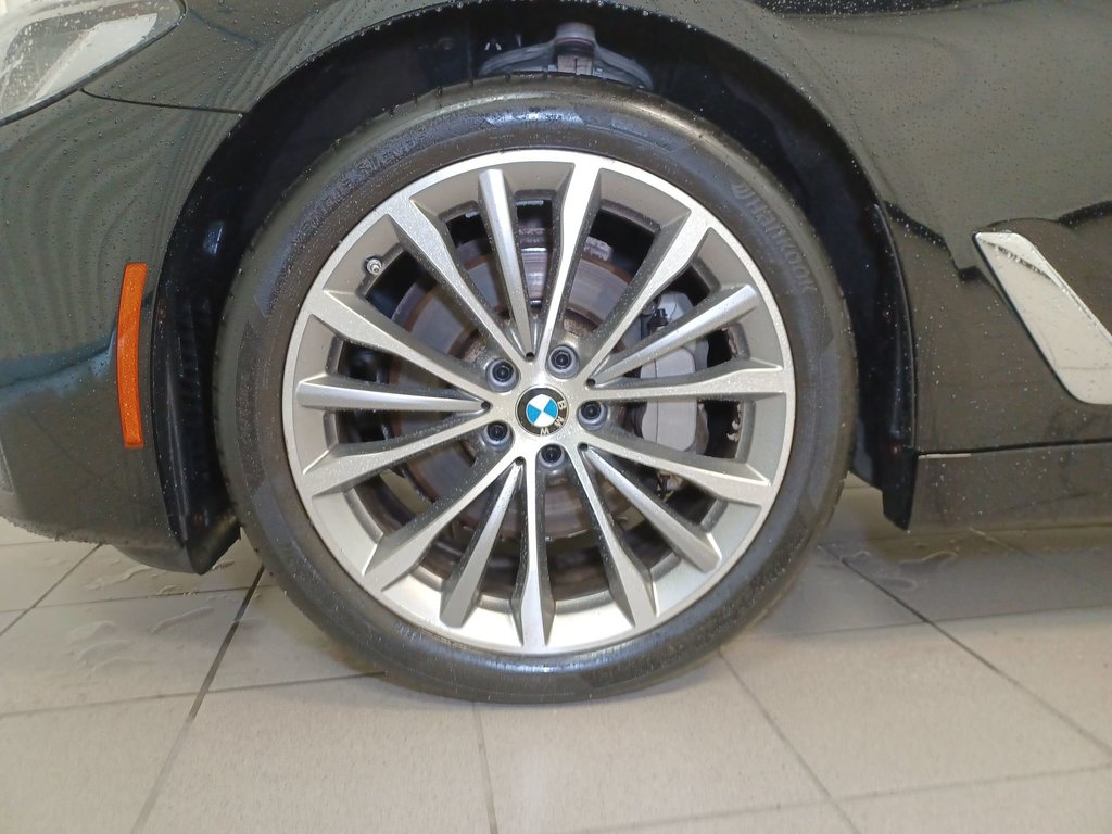 2022  5 Series 530i xDrive in Dartmouth, Nova Scotia - 10 - w1024h768px