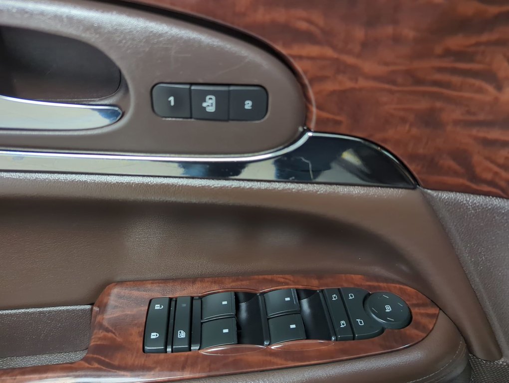 2017 Buick Enclave Premium in Dartmouth, Nova Scotia - 13 - w1024h768px