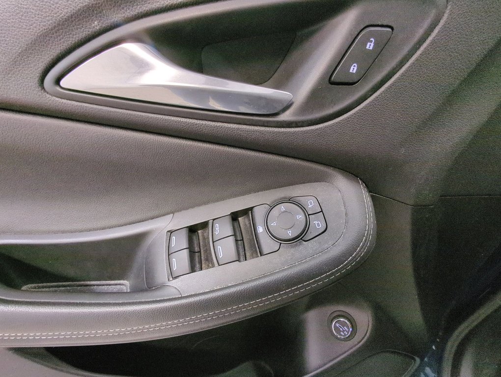 2020 Buick Encore GX Select in Dartmouth, Nova Scotia - 13 - w1024h768px
