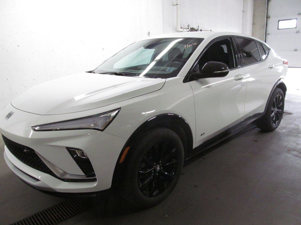 2025 Buick Envista Sport Touring in Dartmouth, Nova Scotia - 2 - w1024h768px