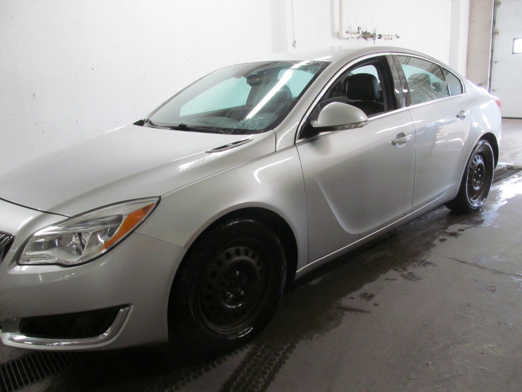 2017 Buick Regal Sport Touring in Dartmouth, Nova Scotia - 2 - w1024h768px