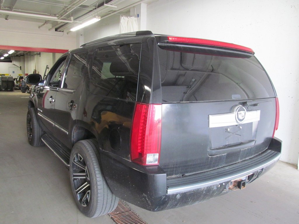 2007  Escalade BASE in Dartmouth, Nova Scotia - 2 - w1024h768px