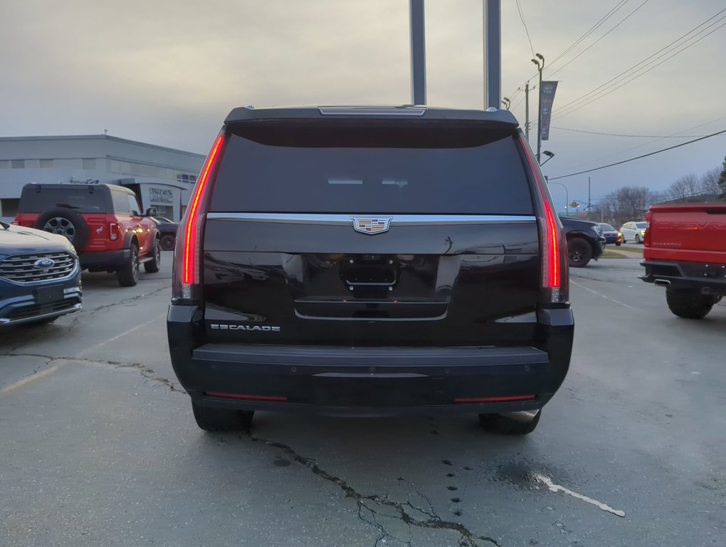 2017 Cadillac Escalade Premium Luxury in Dartmouth, Nova Scotia - 7 - w1024h768px