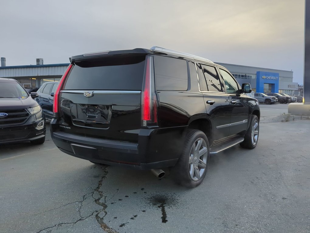 2017 Cadillac Escalade Premium Luxury in Dartmouth, Nova Scotia - 8 - w1024h768px