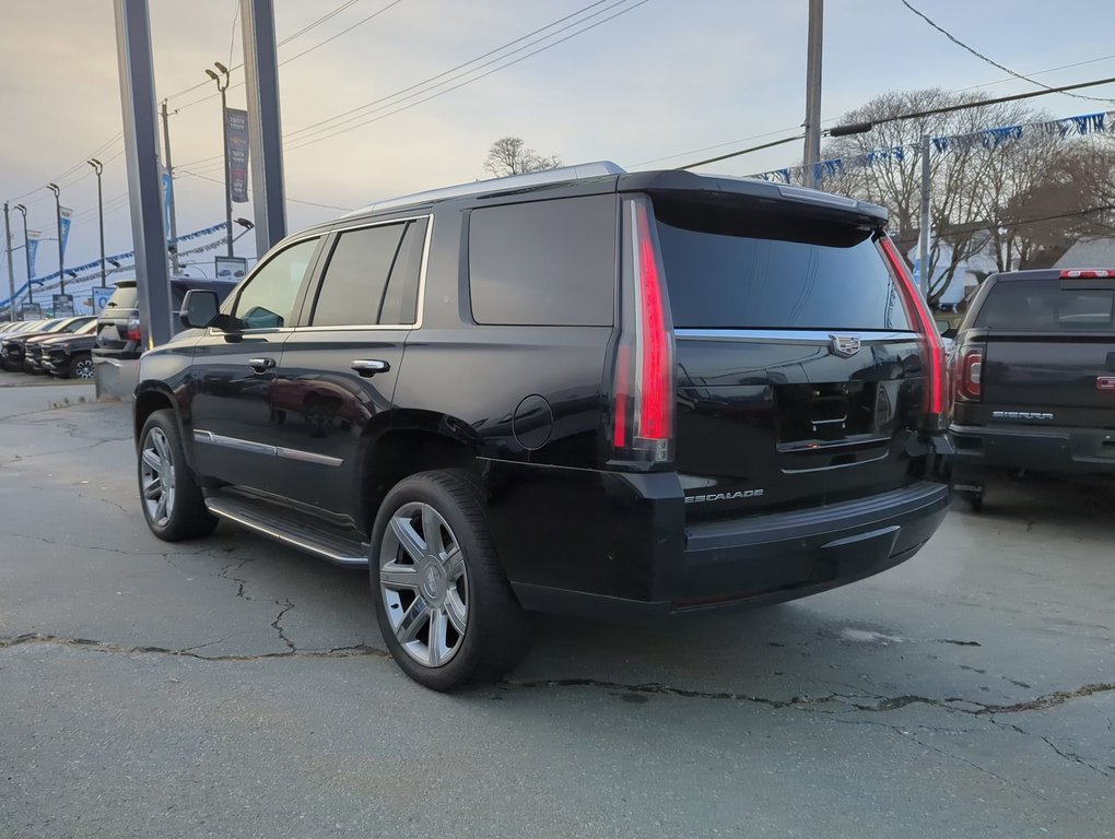 2017 Cadillac Escalade Premium Luxury in Dartmouth, Nova Scotia - 6 - w1024h768px