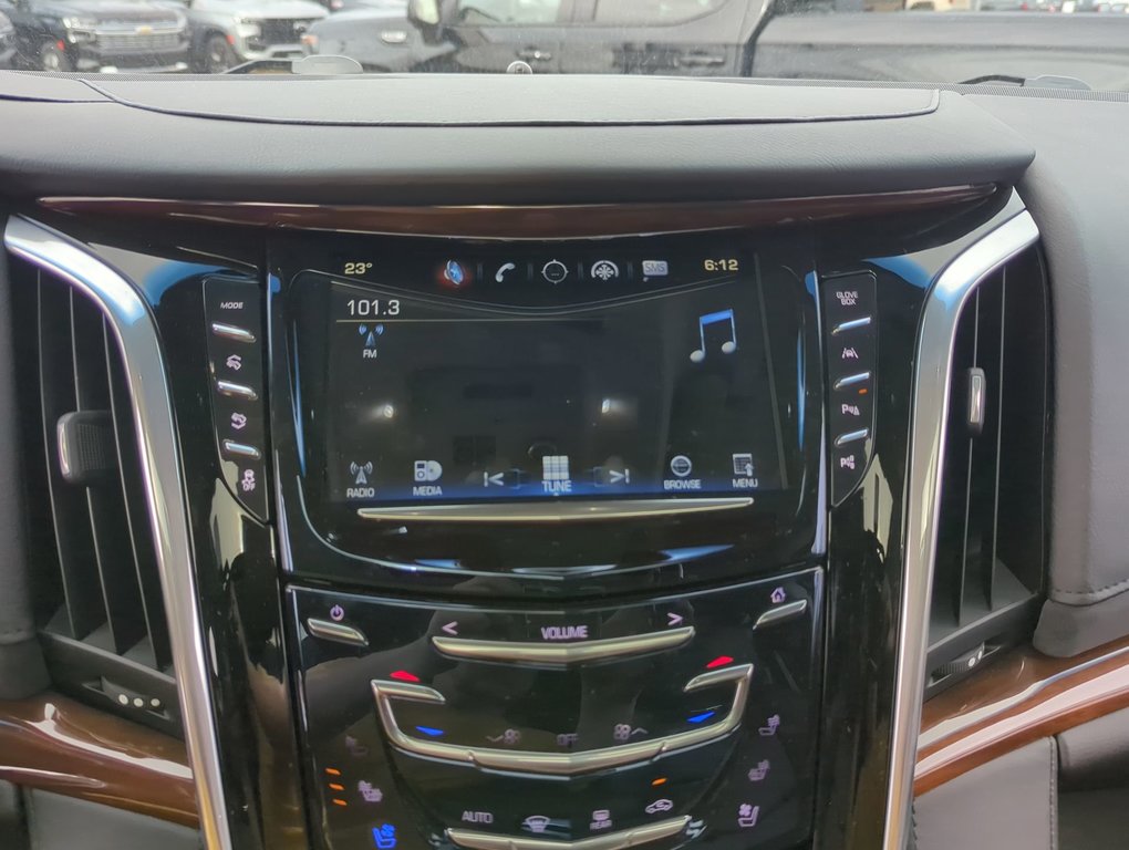 2019  Escalade Luxury *GM Certified* in Dartmouth, Nova Scotia - 16 - w1024h768px