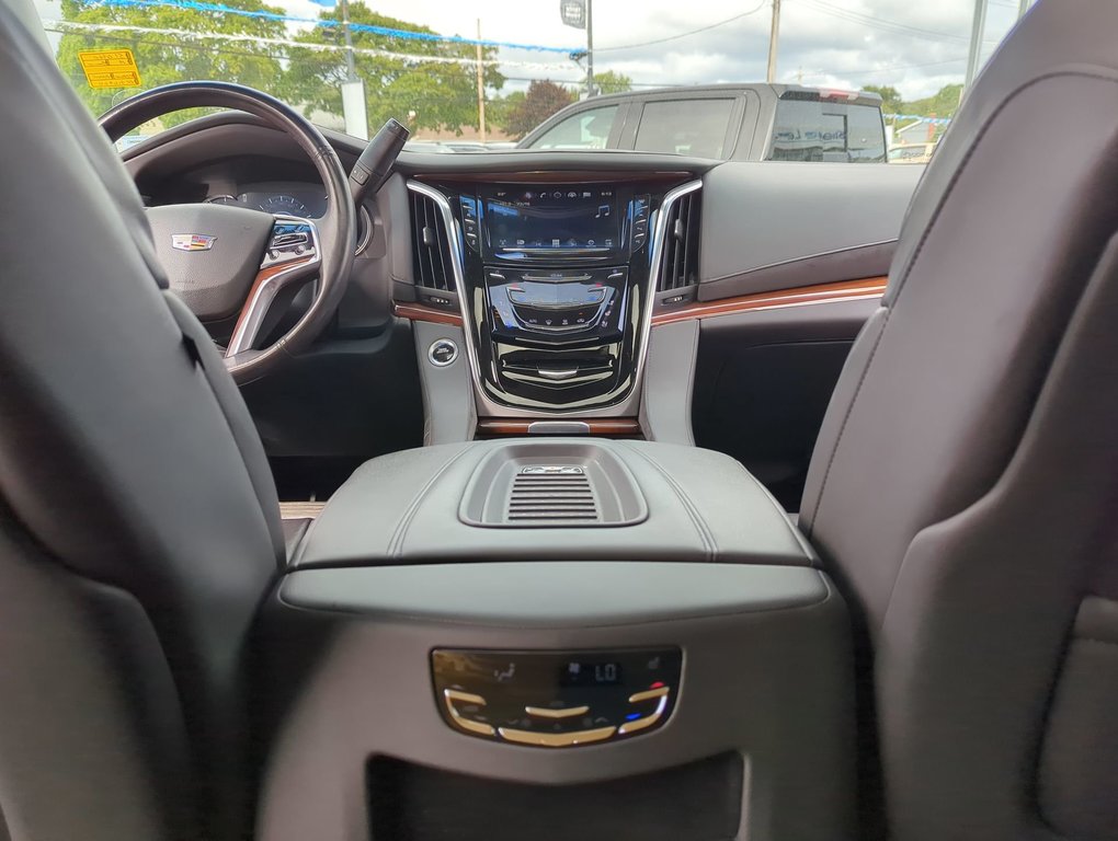 2019  Escalade Luxury *GM Certified* in Dartmouth, Nova Scotia - 21 - w1024h768px