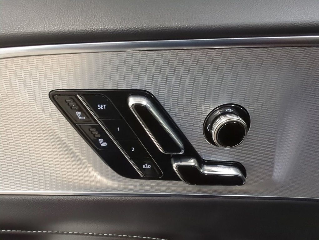 2024 Cadillac LYRIQ Tech in Dartmouth, Nova Scotia - 12 - w1024h768px