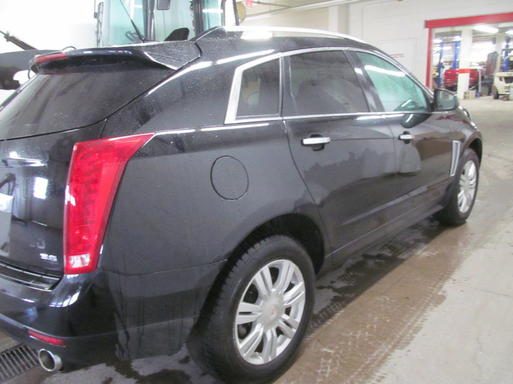 2014 Cadillac SRX Luxury in Dartmouth, Nova Scotia - 4 - w1024h768px