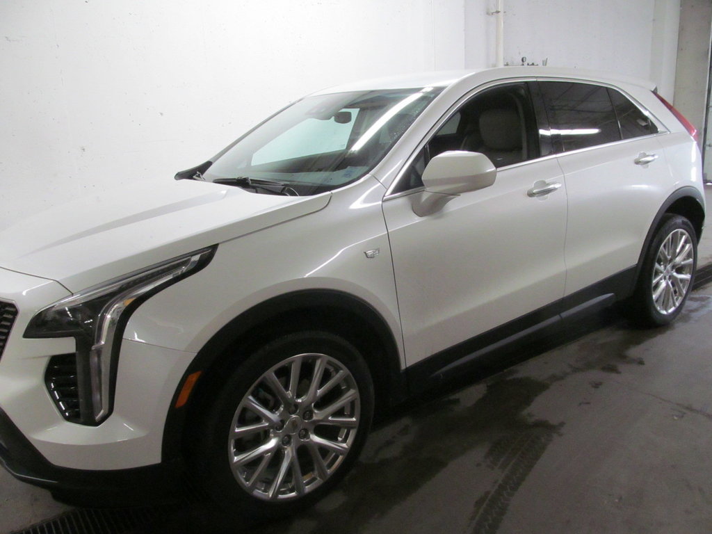 2022 Cadillac XT4 AWD Luxury in Dartmouth, Nova Scotia - 2 - w1024h768px