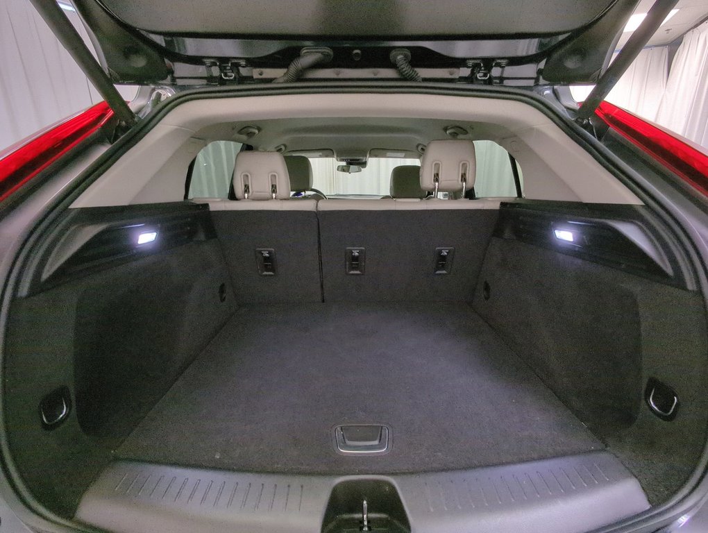 2023 Cadillac XT4 FWD Luxury in Dartmouth, Nova Scotia - 23 - w1024h768px