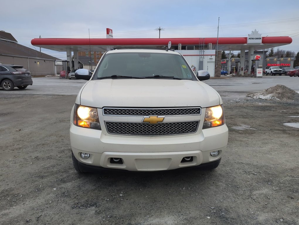 2013 Chevrolet Avalanche LTZ in Dartmouth, Nova Scotia - 3 - w1024h768px