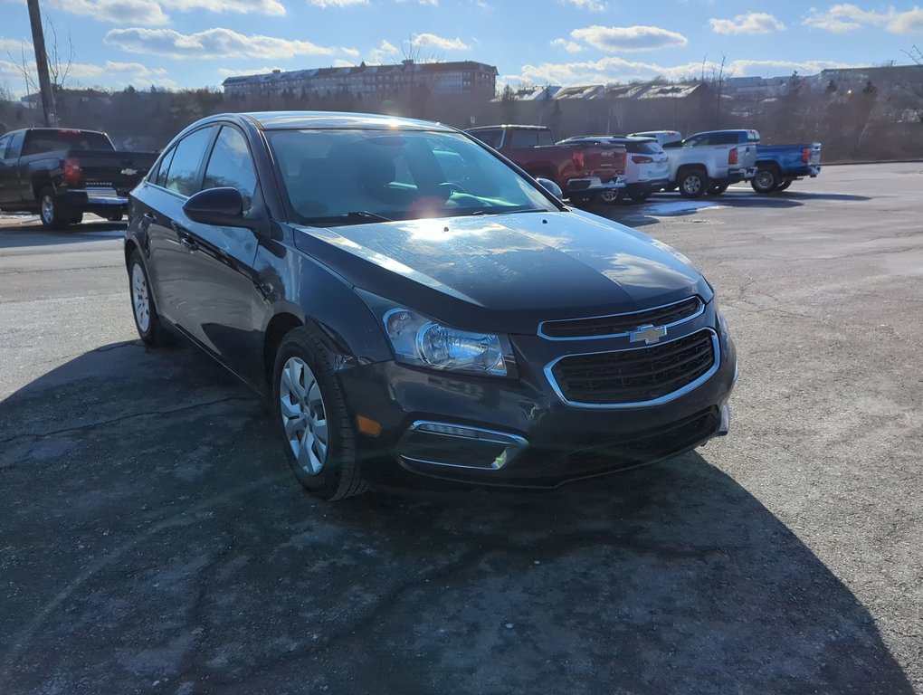 2015 Chevrolet Cruze 1LT Fresh MVI Low KMs in Dartmouth, Nova Scotia - 2 - w1024h768px