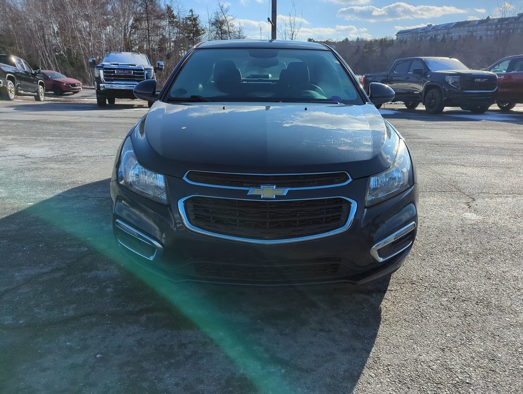 2015 Chevrolet Cruze 1LT Fresh MVI Low KMs in Dartmouth, Nova Scotia - 3 - w1024h768px