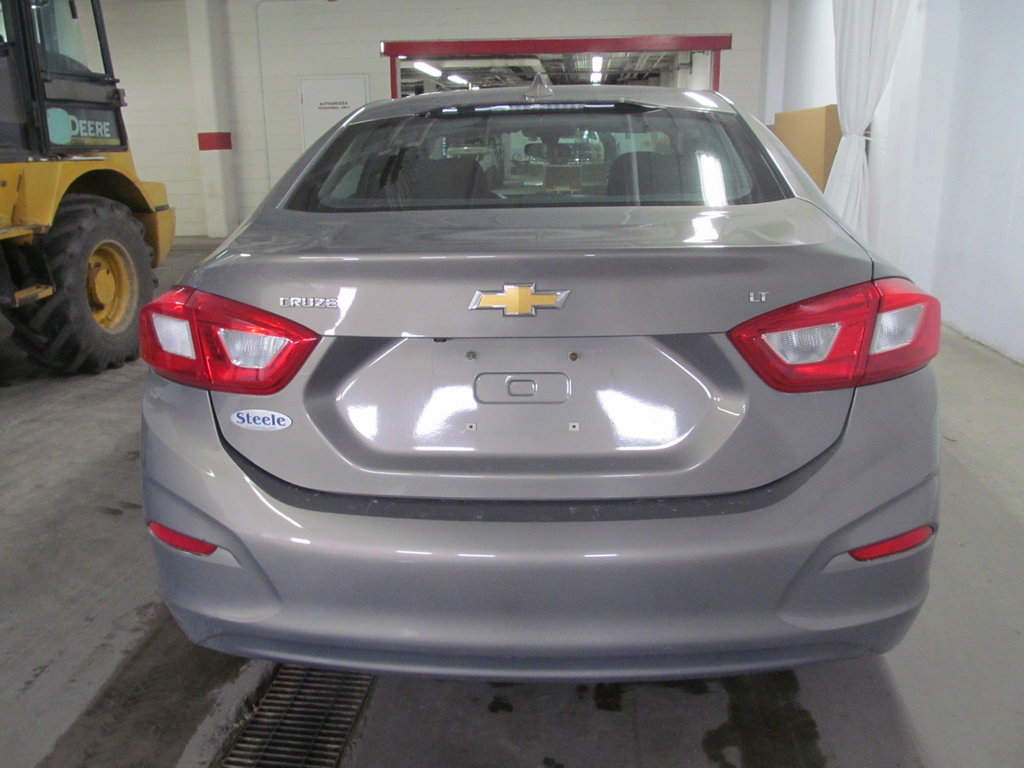 2017 Chevrolet Cruze LT in Dartmouth, Nova Scotia - 3 - w1024h768px