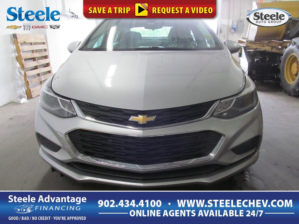 2017 Chevrolet Cruze LT in Dartmouth, Nova Scotia - 1 - w1024h768px
