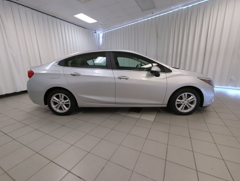 2017 Chevrolet Cruze LT in Dartmouth, Nova Scotia - 9 - w1024h768px