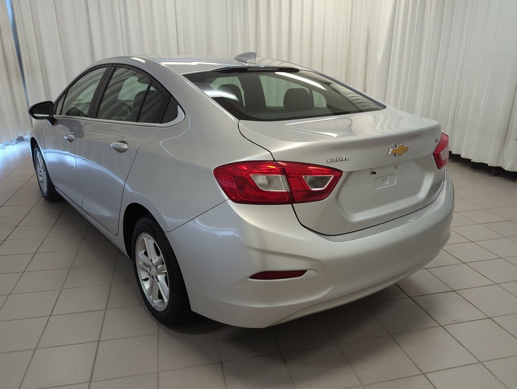 2017 Chevrolet Cruze LT in Dartmouth, Nova Scotia - 6 - w1024h768px