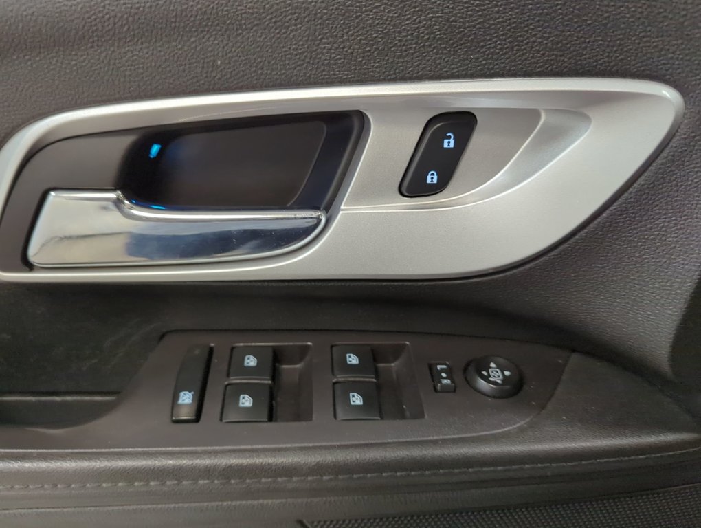 2017 Chevrolet Equinox Premier in Dartmouth, Nova Scotia - 13 - w1024h768px