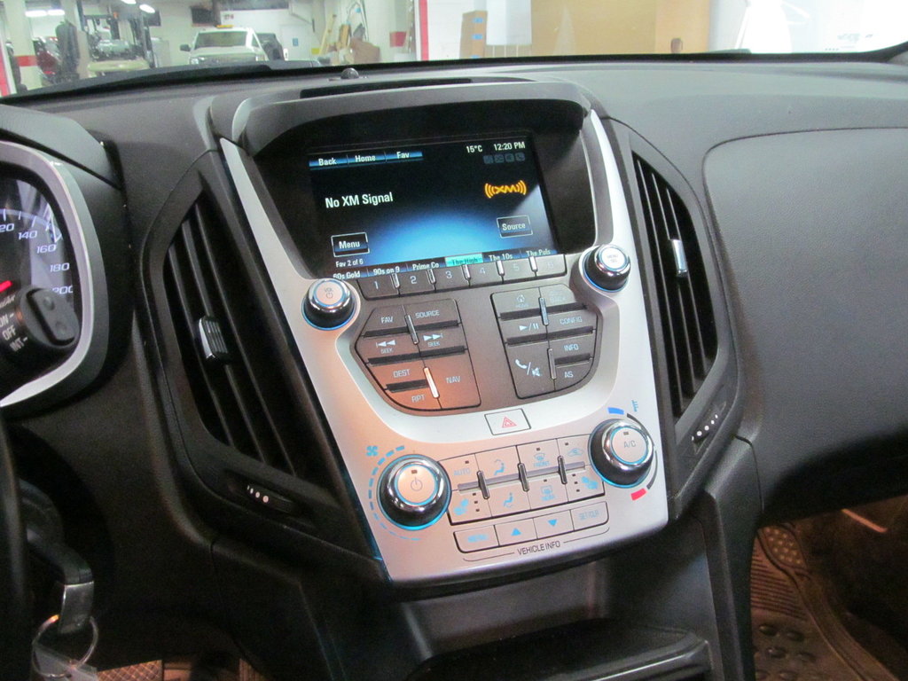 2017 Chevrolet Equinox Premier in Dartmouth, Nova Scotia - 6 - w1024h768px