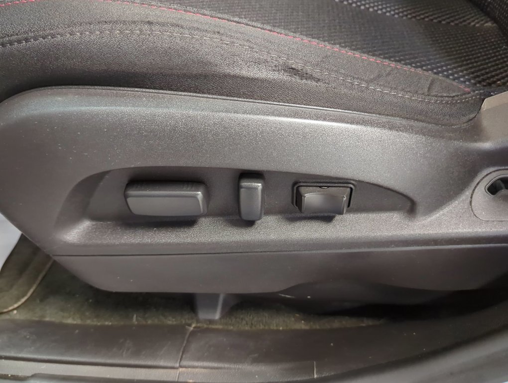 2017 Chevrolet Equinox LT in Dartmouth, Nova Scotia - 12 - w1024h768px