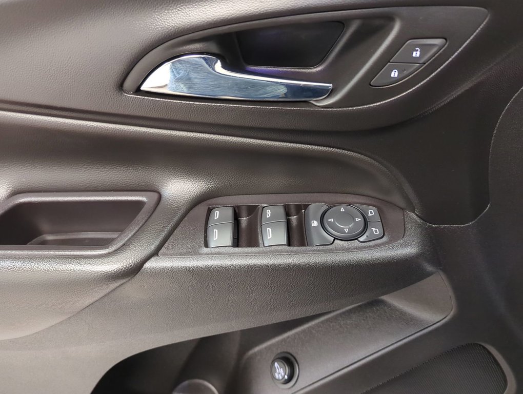 2019 Chevrolet Equinox LT in Dartmouth, Nova Scotia - 13 - w1024h768px