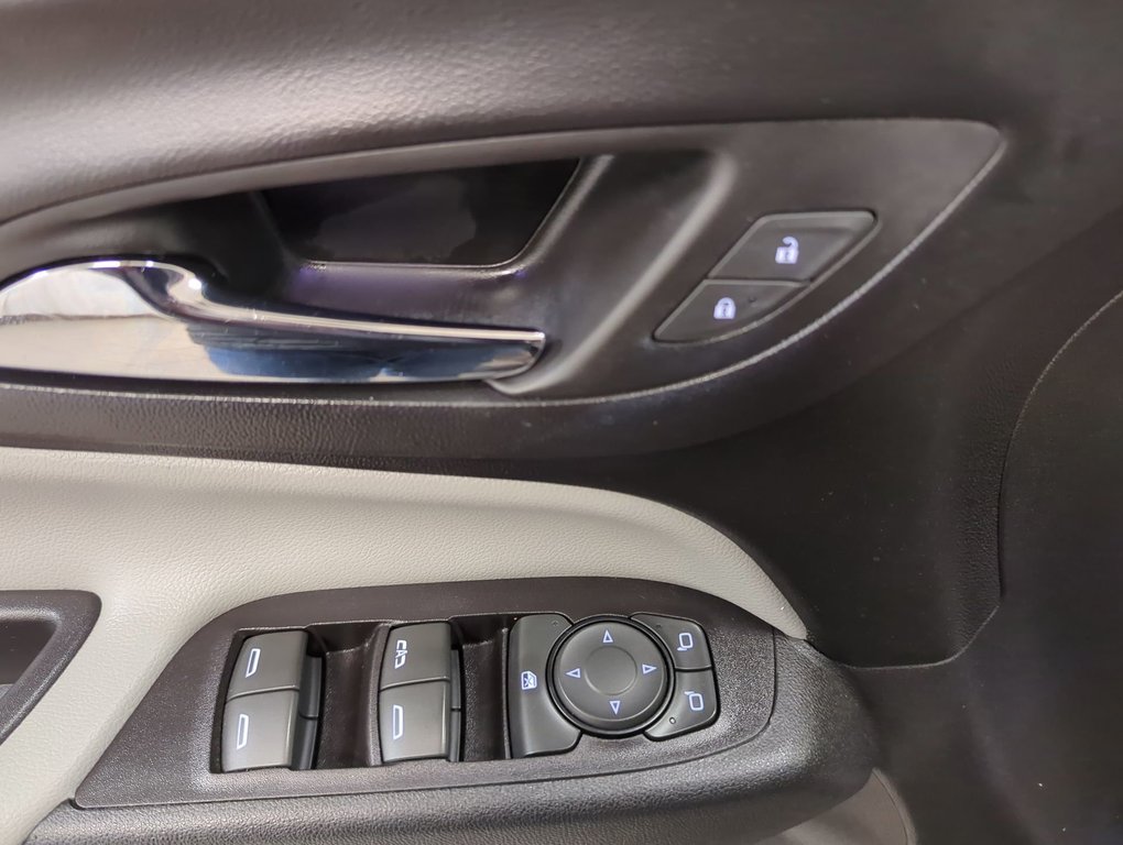 2019 Chevrolet Equinox LS in Dartmouth, Nova Scotia - 13 - w1024h768px