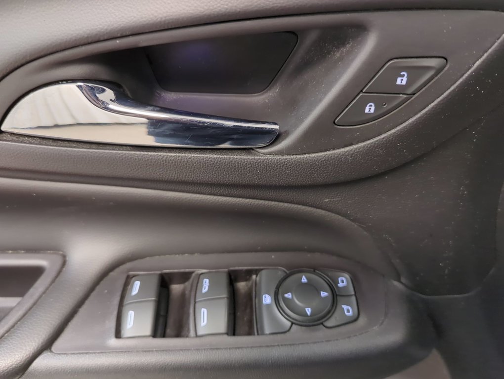 2020 Chevrolet Equinox LT in Dartmouth, Nova Scotia - 13 - w1024h768px