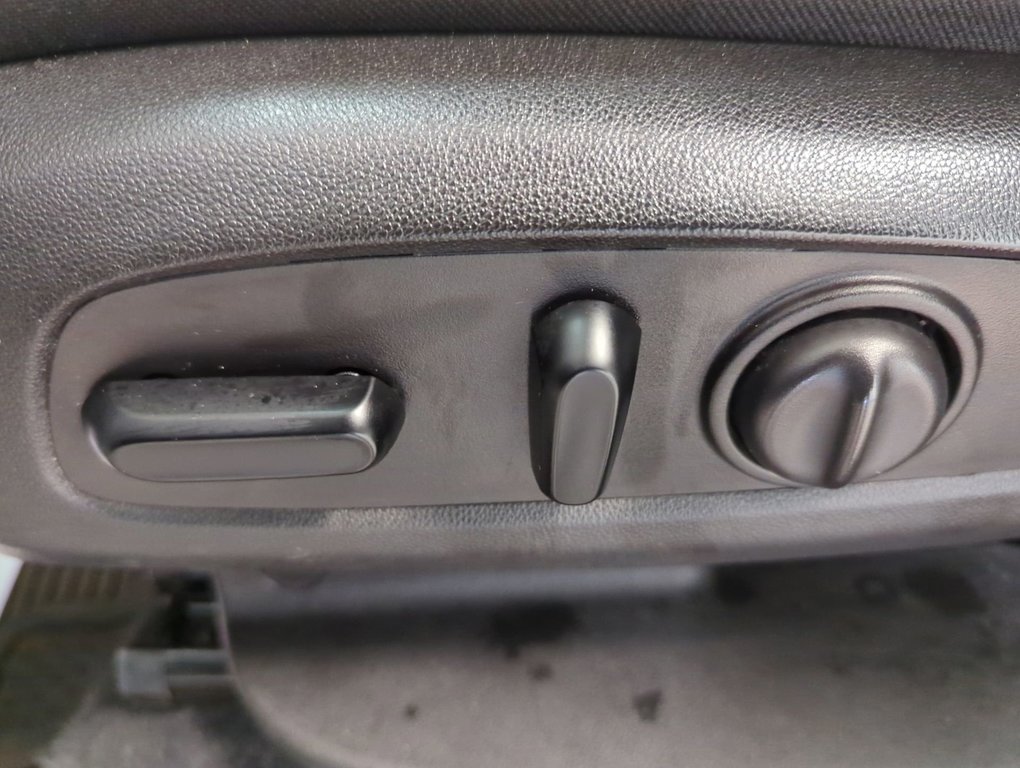 2021 Chevrolet Equinox LT in Dartmouth, Nova Scotia - 12 - w1024h768px
