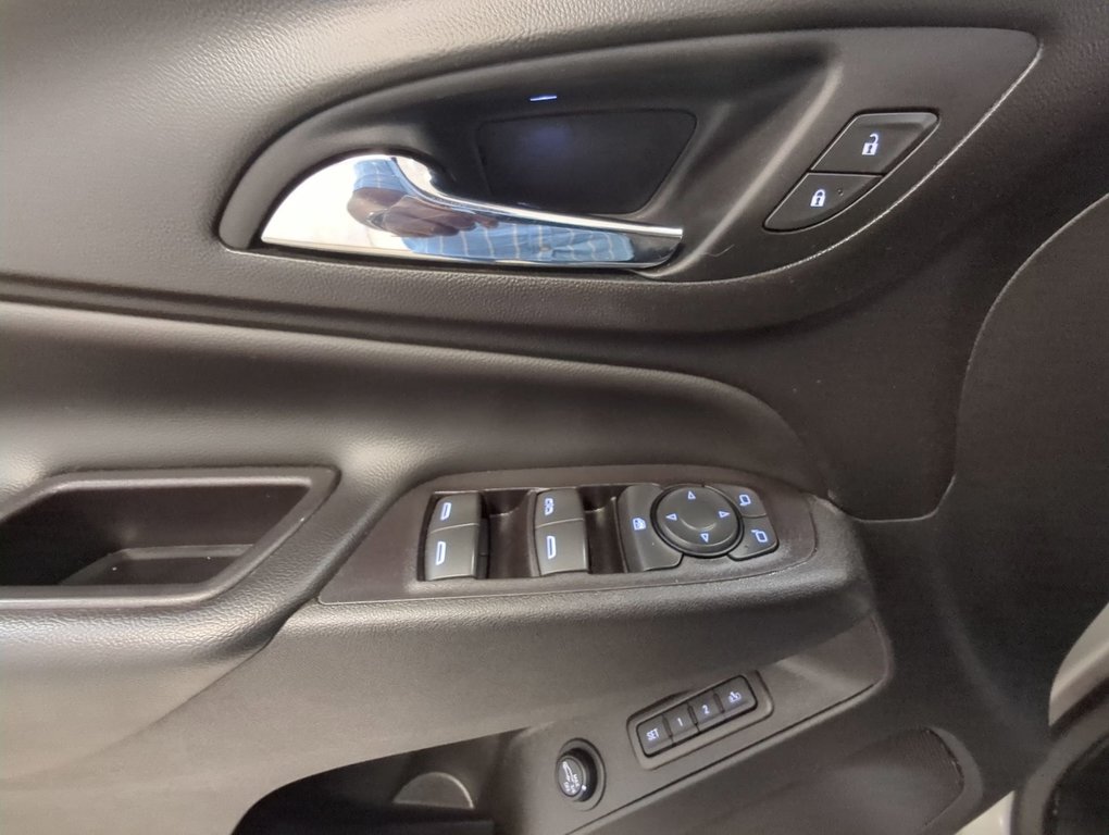 2021 Chevrolet Equinox LT in Dartmouth, Nova Scotia - 13 - w1024h768px